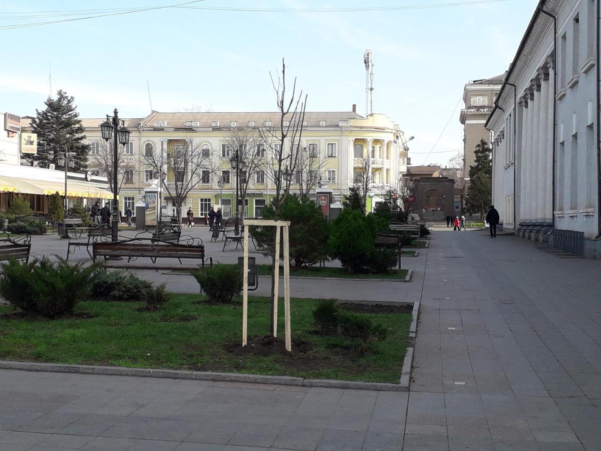 Апартаменты На Проспекте Почтовый Krivoi Rog Exterior foto