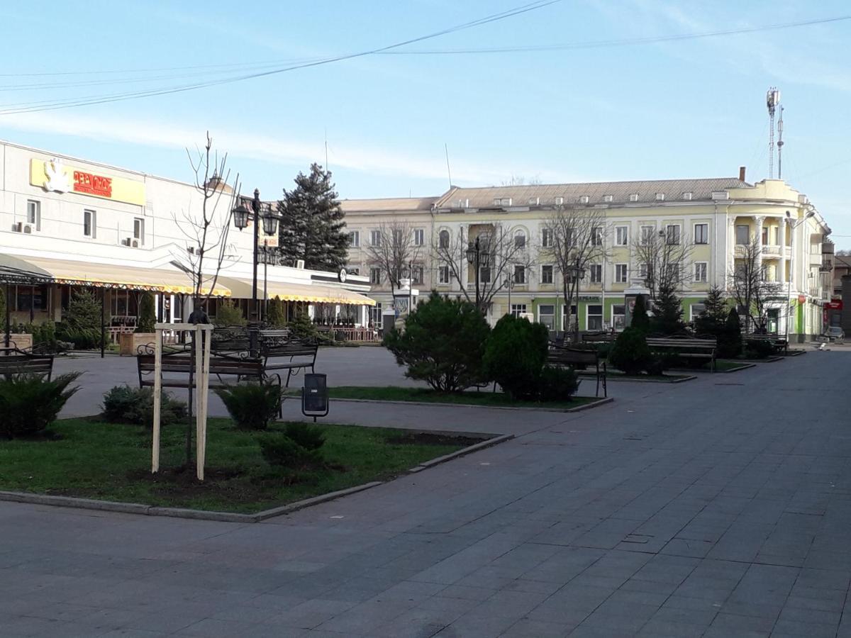 Апартаменты На Проспекте Почтовый Krivoi Rog Exterior foto